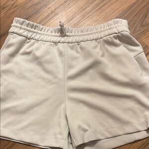 Lululemon Softstreme High-Rise Short 4”
